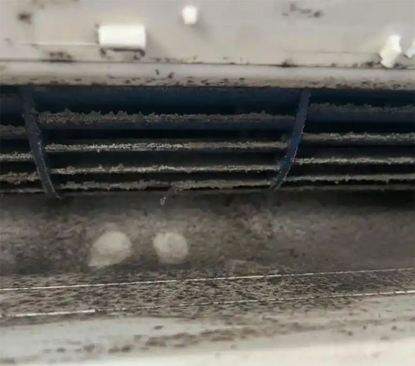 濮阳空调吹的风有股烧焦味是怎么回事